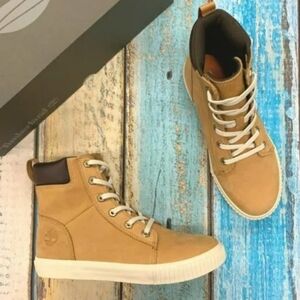 Timberland Skyla Bay 6-inch Hiking Boot Wheat Nubuck, Size: 7W & 9W